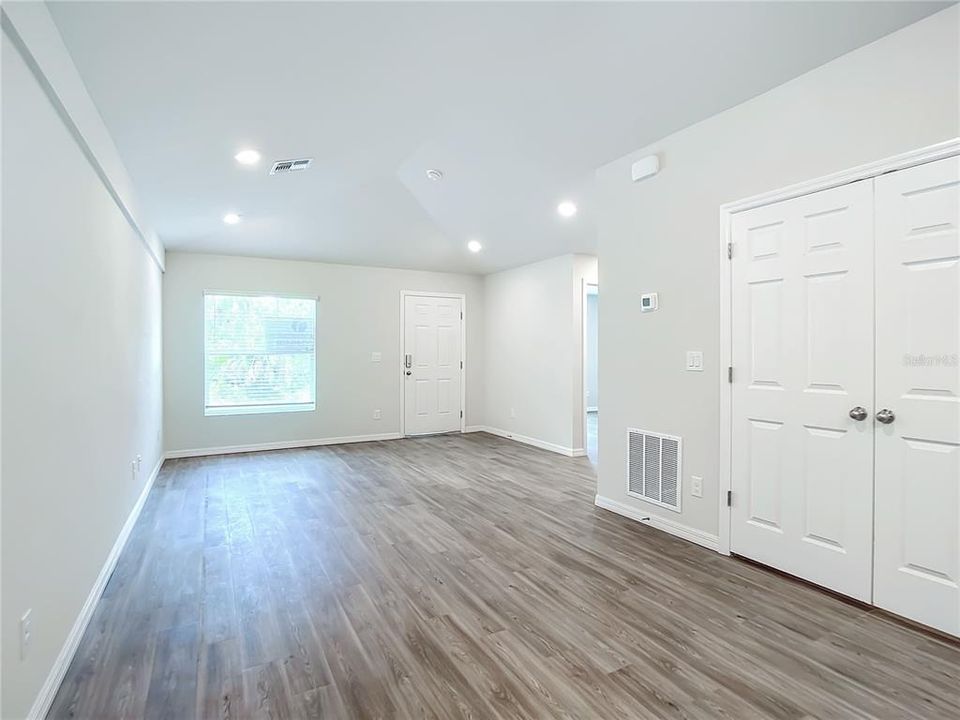 En Venta: $412,500 (4 camas, 0 baños, 2068 Pies cuadrados)