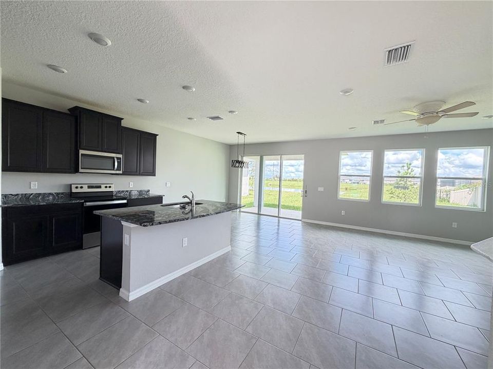 For Rent: $3,200 (4 beds, 3 baths, 2756 Square Feet)