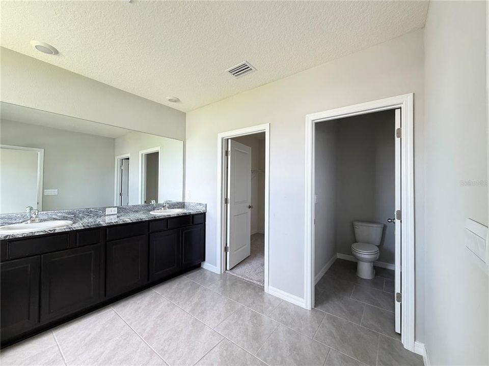 For Rent: $3,200 (4 beds, 3 baths, 2756 Square Feet)