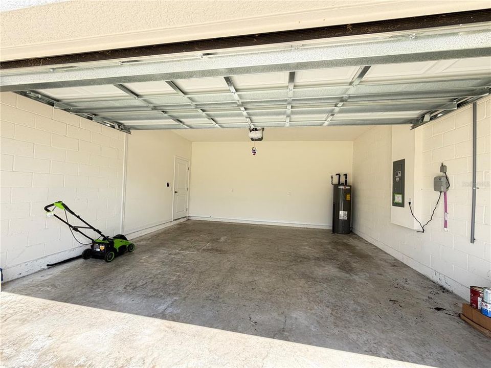 For Rent: $3,200 (4 beds, 3 baths, 2756 Square Feet)