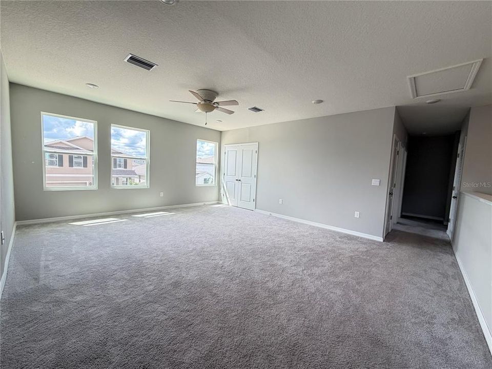 For Rent: $3,200 (4 beds, 3 baths, 2756 Square Feet)