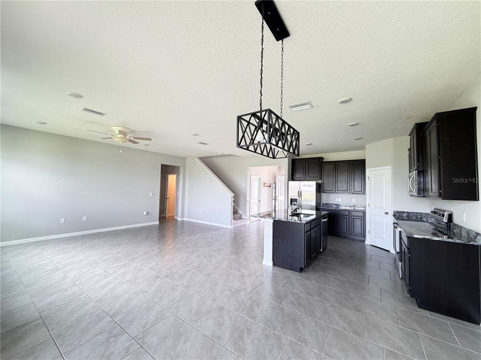 For Rent: $3,200 (4 beds, 3 baths, 2756 Square Feet)