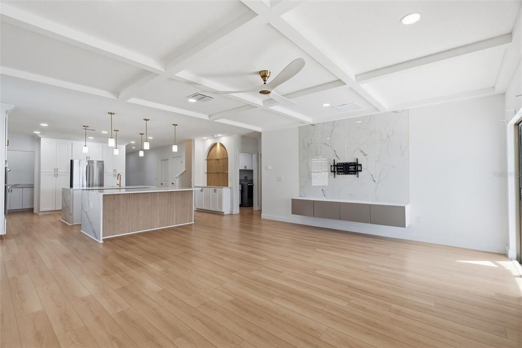 For Sale: $625,000 (5 beds, 2 baths, 2949 Square Feet)