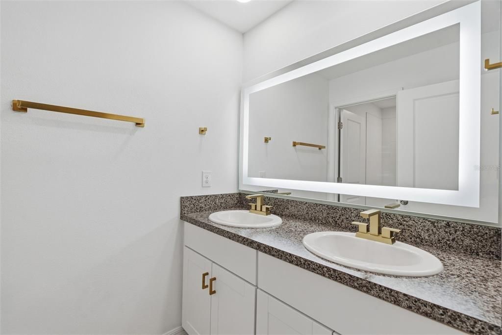 For Sale: $625,000 (5 beds, 2 baths, 2949 Square Feet)