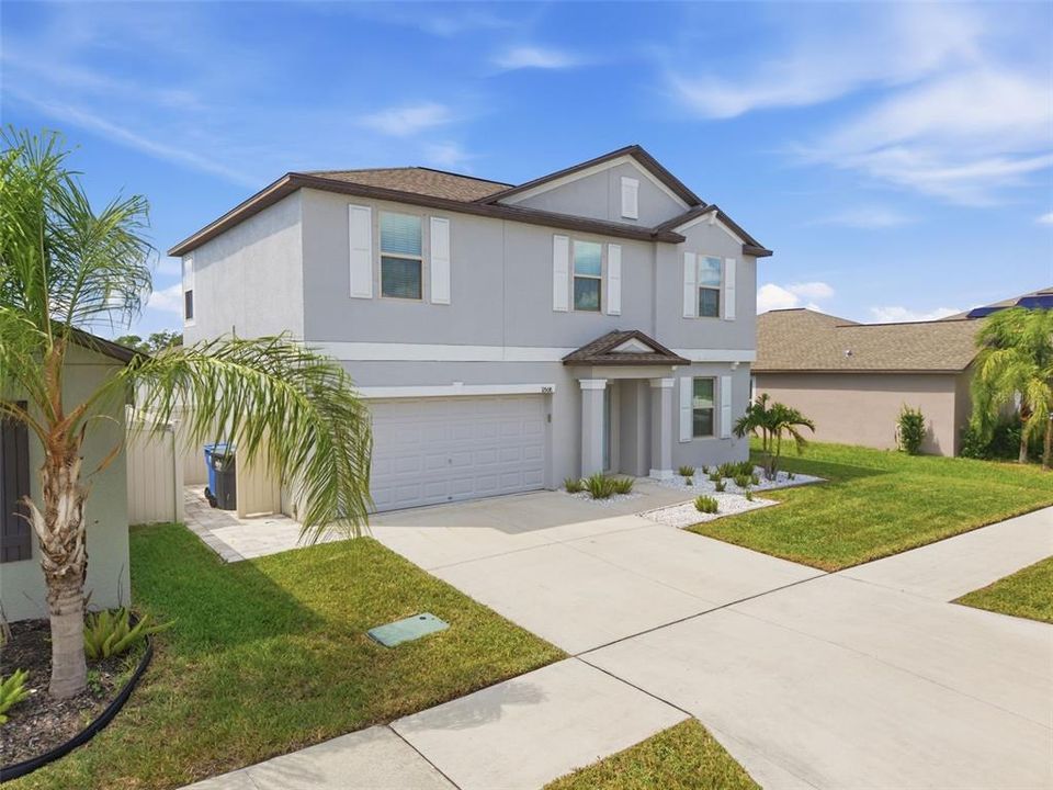 For Sale: $625,000 (5 beds, 2 baths, 2949 Square Feet)