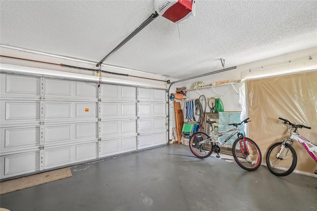 На продажу: $269,999 (2 спален, 2 ванн, 1327 Квадратных фут)