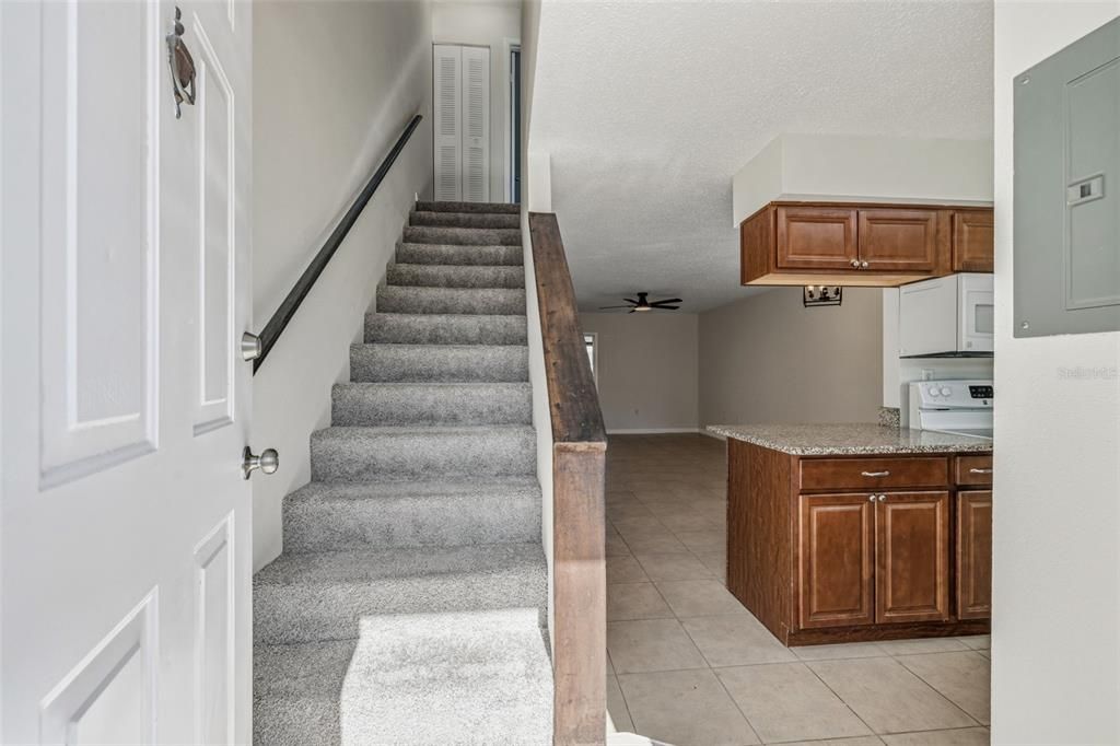 For Rent: $1,800 (2 beds, 1 baths, 960 Square Feet)