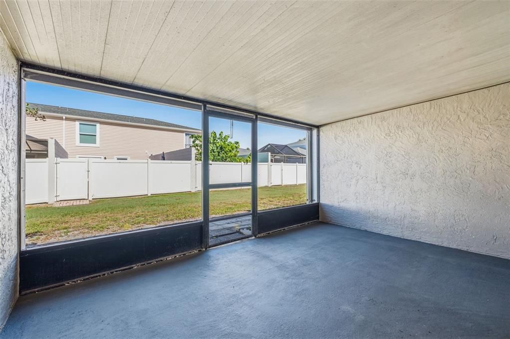 For Rent: $1,800 (2 beds, 1 baths, 960 Square Feet)