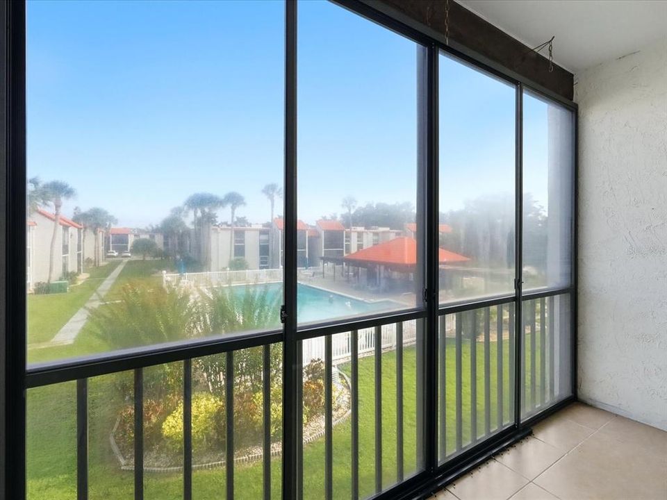На продажу: $169,000 (2 спален, 2 ванн, 964 Квадратных фут)