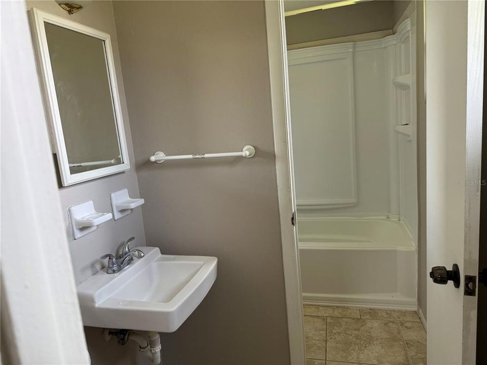 For Sale: $298,500 (3 beds, 1 baths, 912 Square Feet)