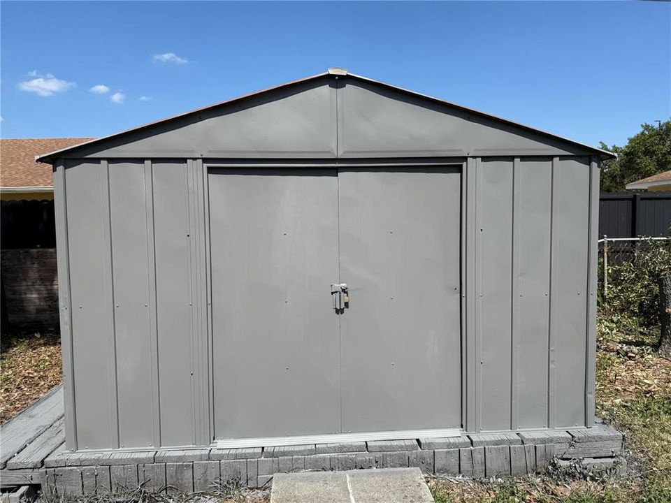 For Sale: $298,500 (3 beds, 1 baths, 912 Square Feet)