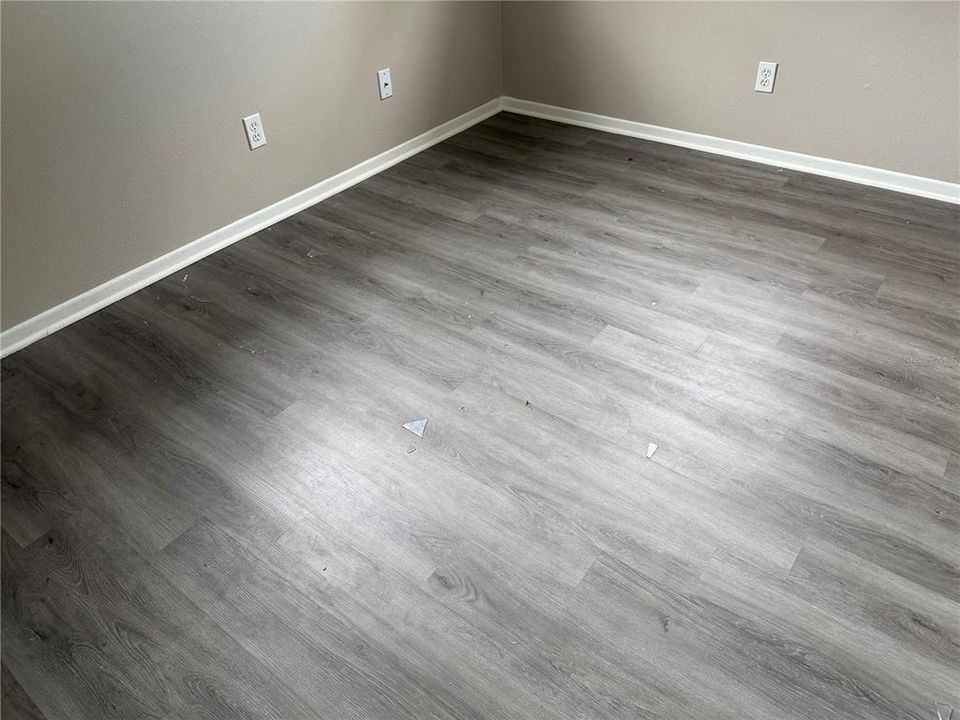 For Sale: $298,500 (3 beds, 1 baths, 912 Square Feet)