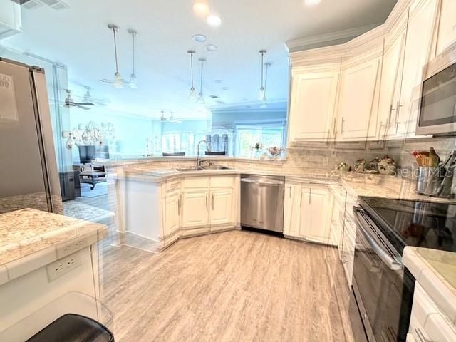 For Sale: $499,000 (2 beds, 2 baths, 1367 Square Feet)
