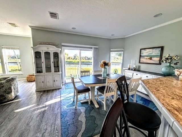For Sale: $499,000 (2 beds, 2 baths, 1367 Square Feet)