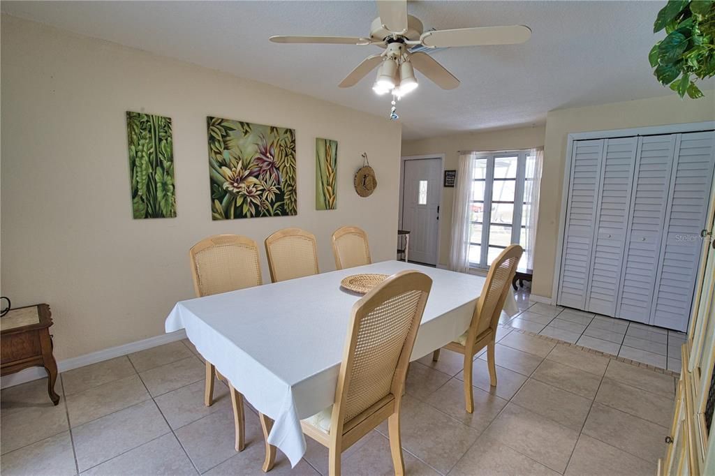 En Venta: $289,900 (3 camas, 2 baños, 1675 Pies cuadrados)