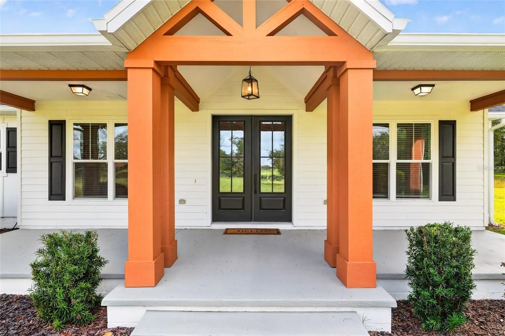 En Venta: $715,000 (3 camas, 2 baños, 2430 Pies cuadrados)