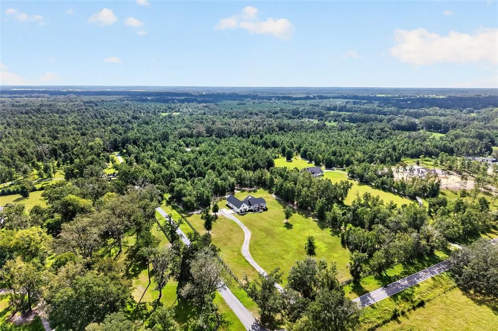 En Venta: $715,000 (3 camas, 2 baños, 2430 Pies cuadrados)