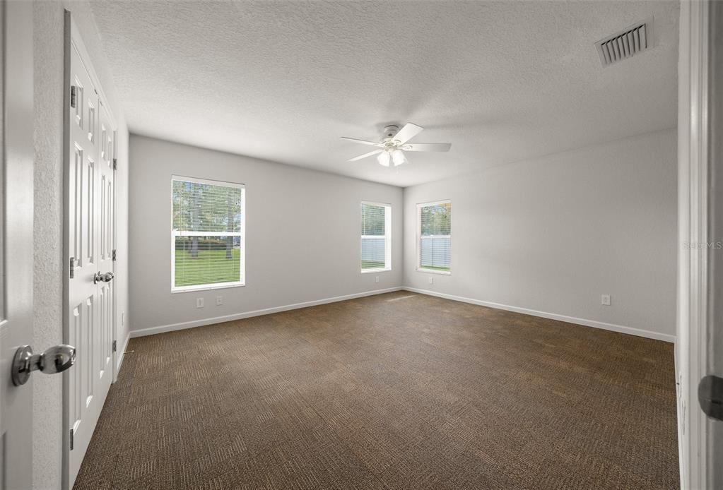 For Sale: $239,000 (2 beds, 2 baths, 1465 Square Feet)