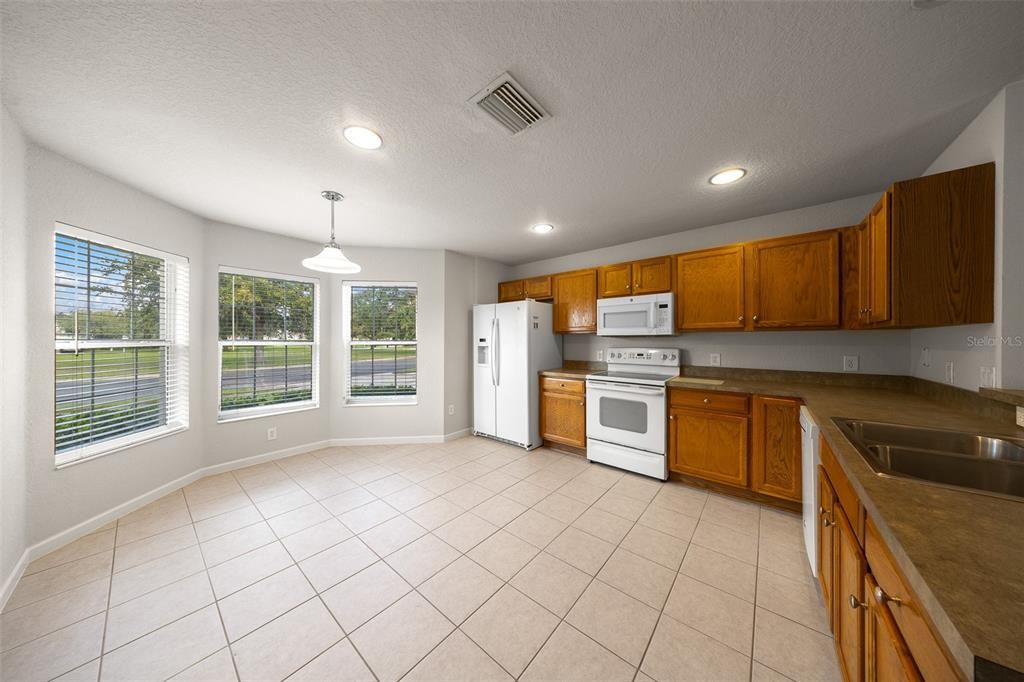 For Sale: $239,000 (2 beds, 2 baths, 1465 Square Feet)