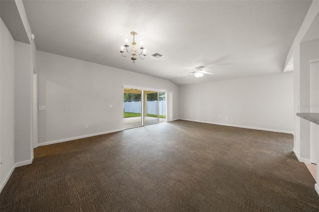 For Sale: $239,000 (2 beds, 2 baths, 1465 Square Feet)