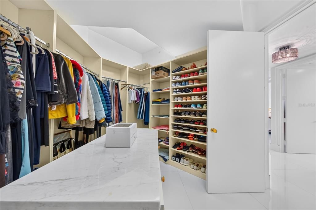 : $3,700,000 (3 camas, 3 baños, 3273 Pies cuadrados)