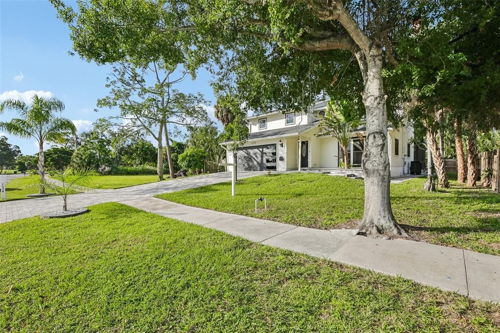 На продажу: $665,000 (3 спален, 2 ванн, 1958 Квадратных фут)