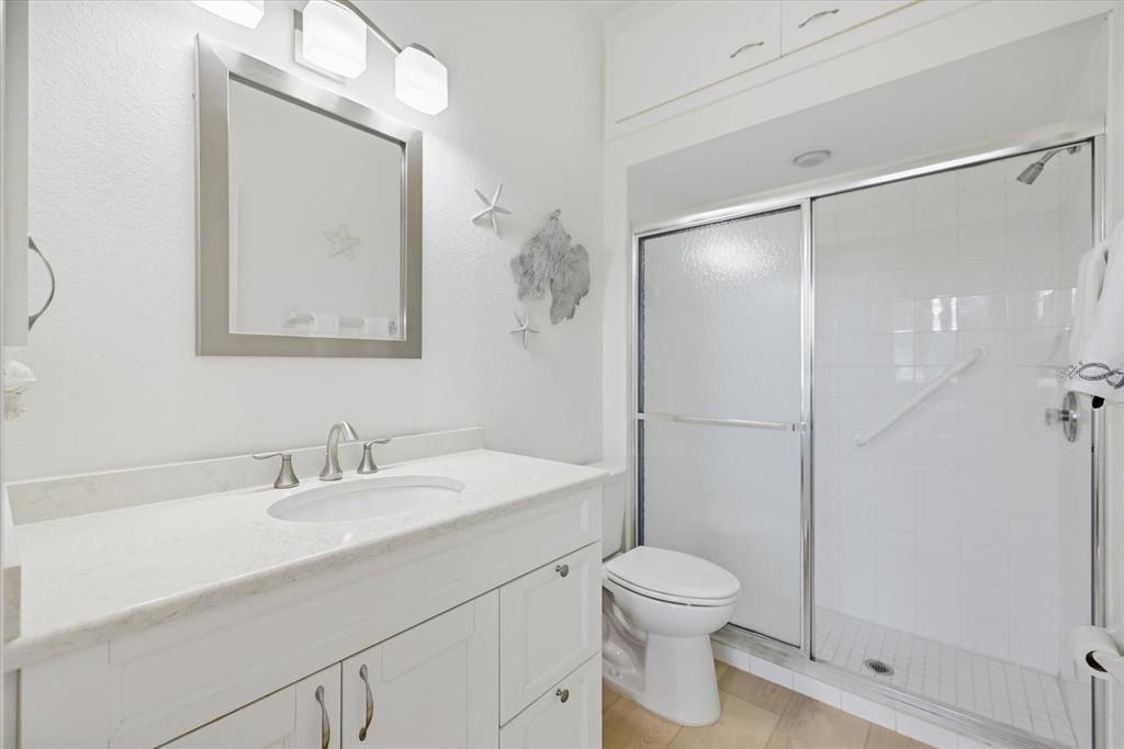 На продажу: $329,900 (2 спален, 2 ванн, 1496 Квадратных фут)