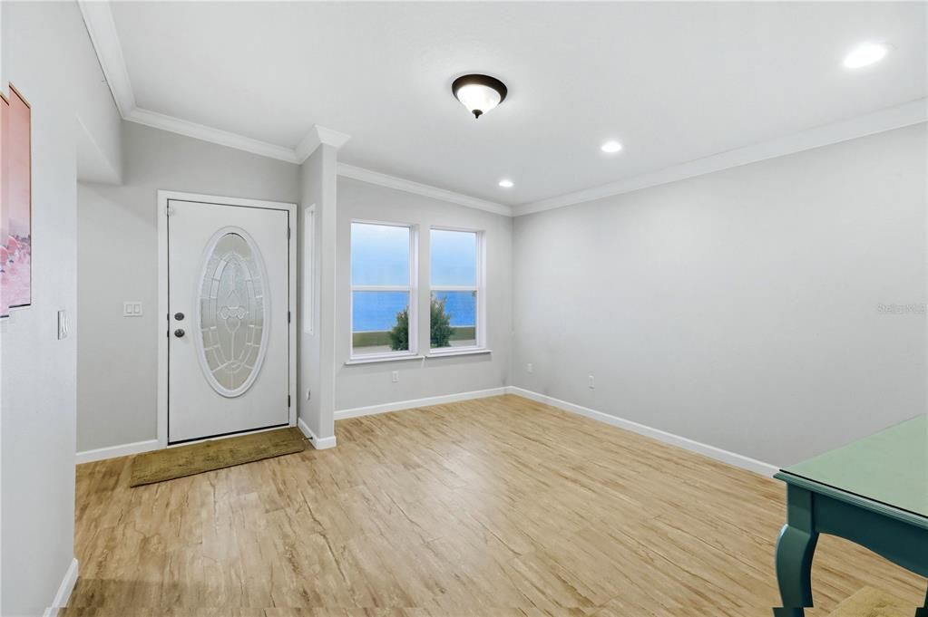 : $595,000 (3 спален, 2 ванн, 1948 Квадратных фут)