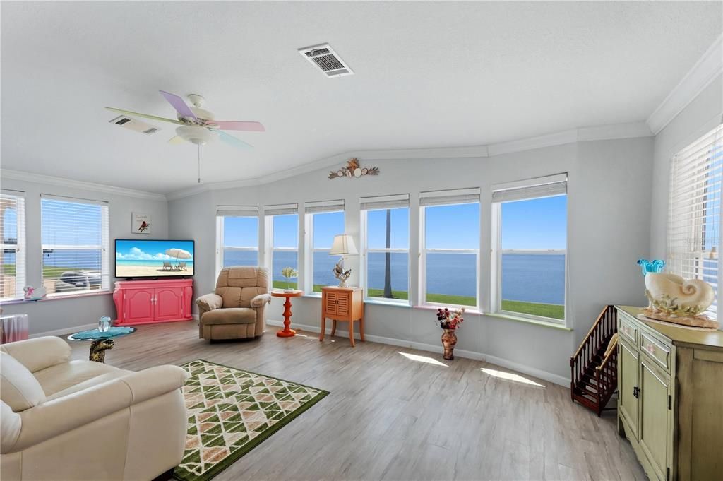 : $595,000 (3 спален, 2 ванн, 1948 Квадратных фут)
