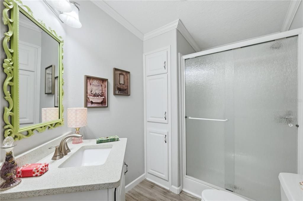 : $595,000 (3 спален, 2 ванн, 1948 Квадратных фут)