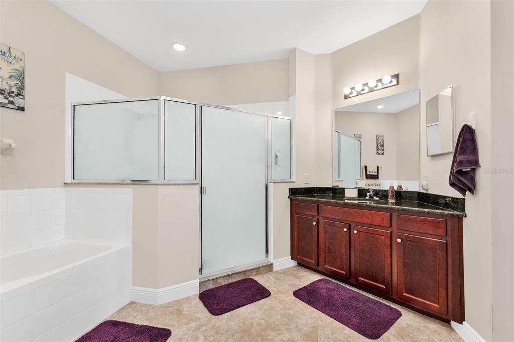 For Sale: $325,000 (3 beds, 3 baths, 2572 Square Feet)