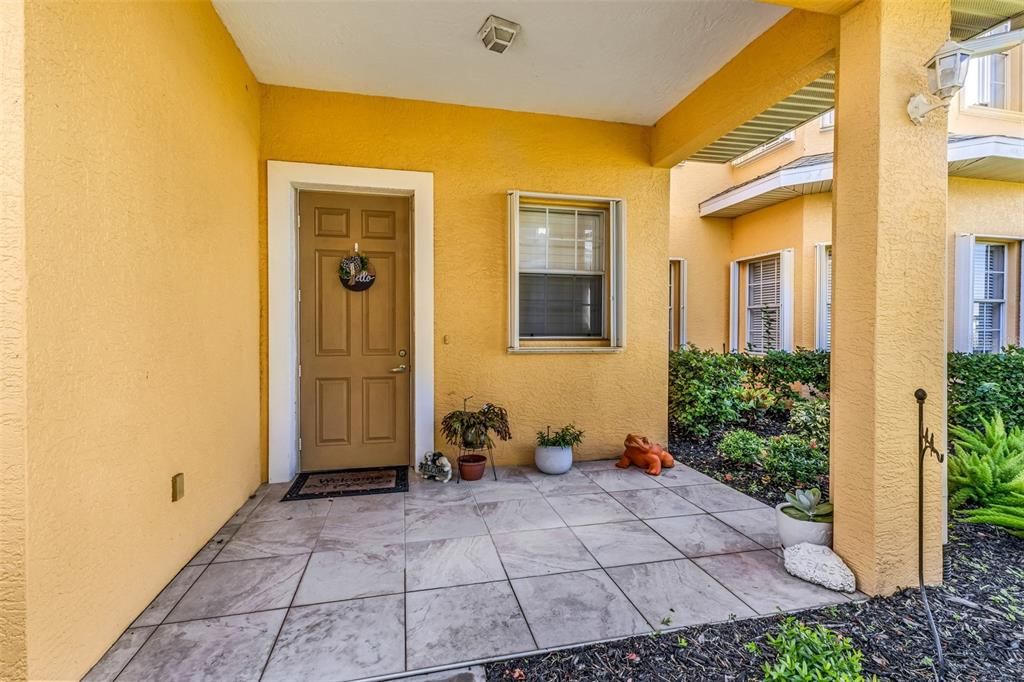 For Sale: $325,000 (3 beds, 3 baths, 2572 Square Feet)