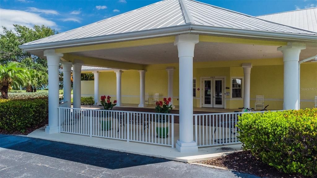 For Sale: $325,000 (3 beds, 3 baths, 2572 Square Feet)