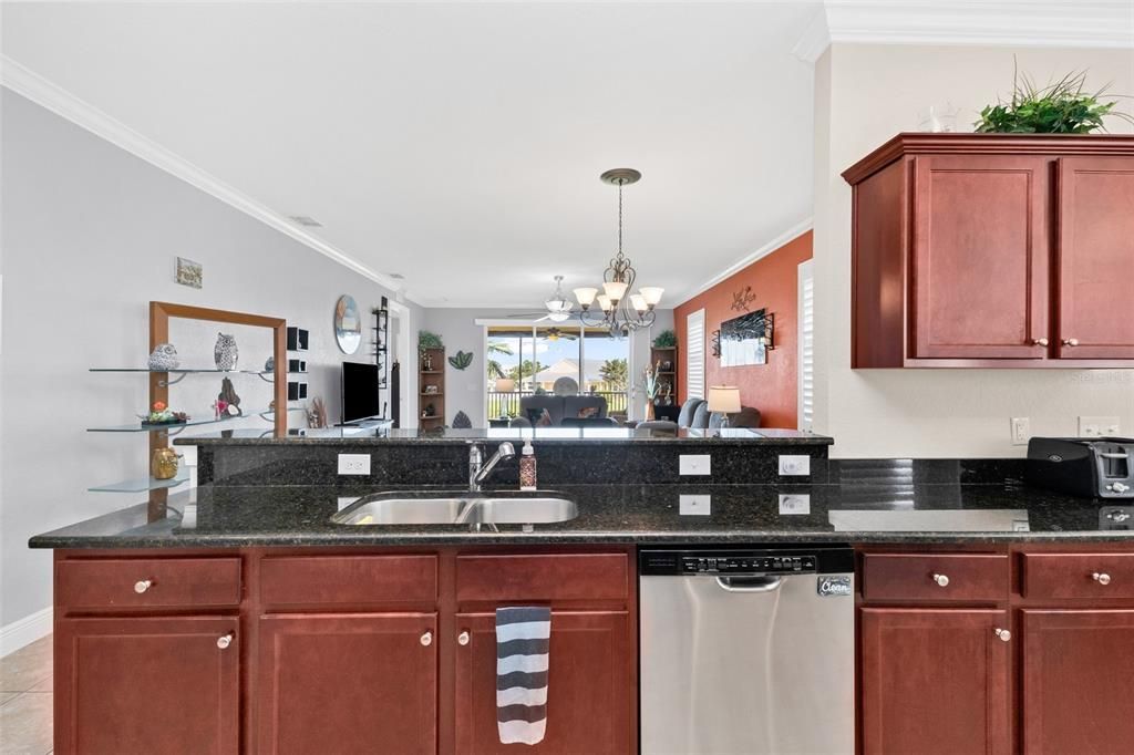 For Sale: $325,000 (3 beds, 3 baths, 2572 Square Feet)