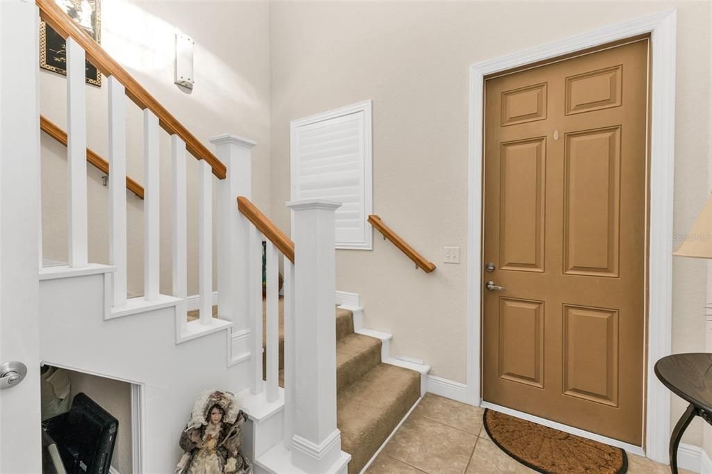 For Sale: $325,000 (3 beds, 3 baths, 2572 Square Feet)
