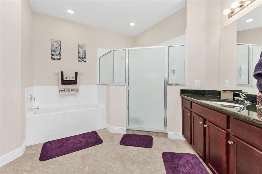For Sale: $325,000 (3 beds, 3 baths, 2572 Square Feet)