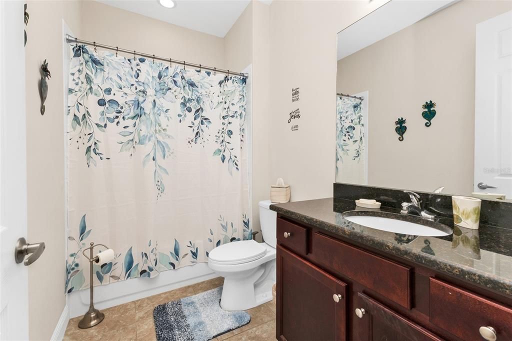 For Sale: $325,000 (3 beds, 3 baths, 2572 Square Feet)