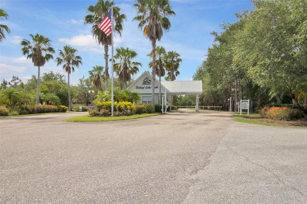 For Sale: $325,000 (3 beds, 3 baths, 2572 Square Feet)