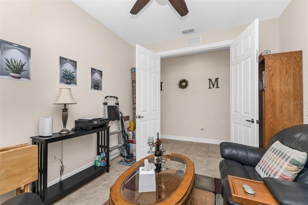 For Sale: $325,000 (3 beds, 3 baths, 2572 Square Feet)