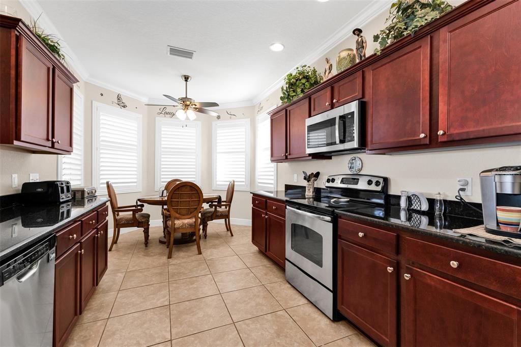 For Sale: $325,000 (3 beds, 3 baths, 2572 Square Feet)