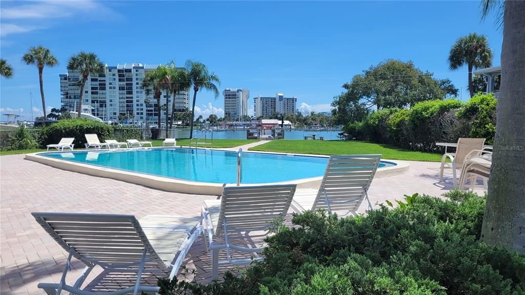 For Rent: $3,700 (1 beds, 1 baths, 619 Square Feet)