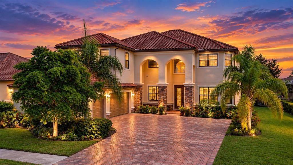 На продажу: $1,100,000 (6 спален, 4 ванн, 3895 Квадратных фут)