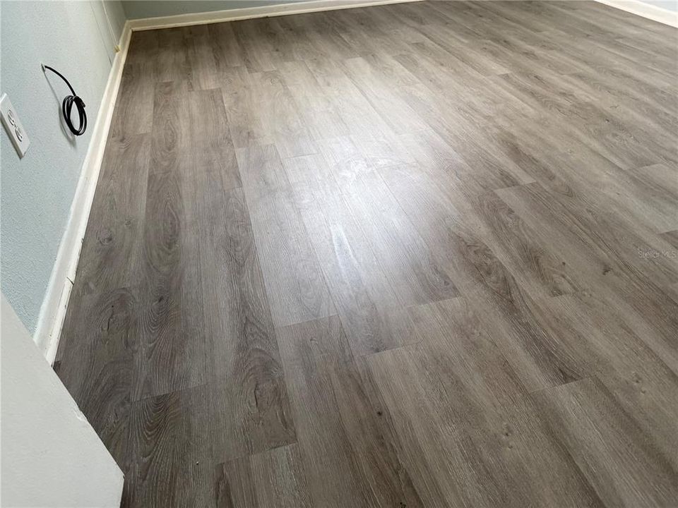 В аренду: $1,985 (3 спален, 1 ванн, 912 Квадратных фут)