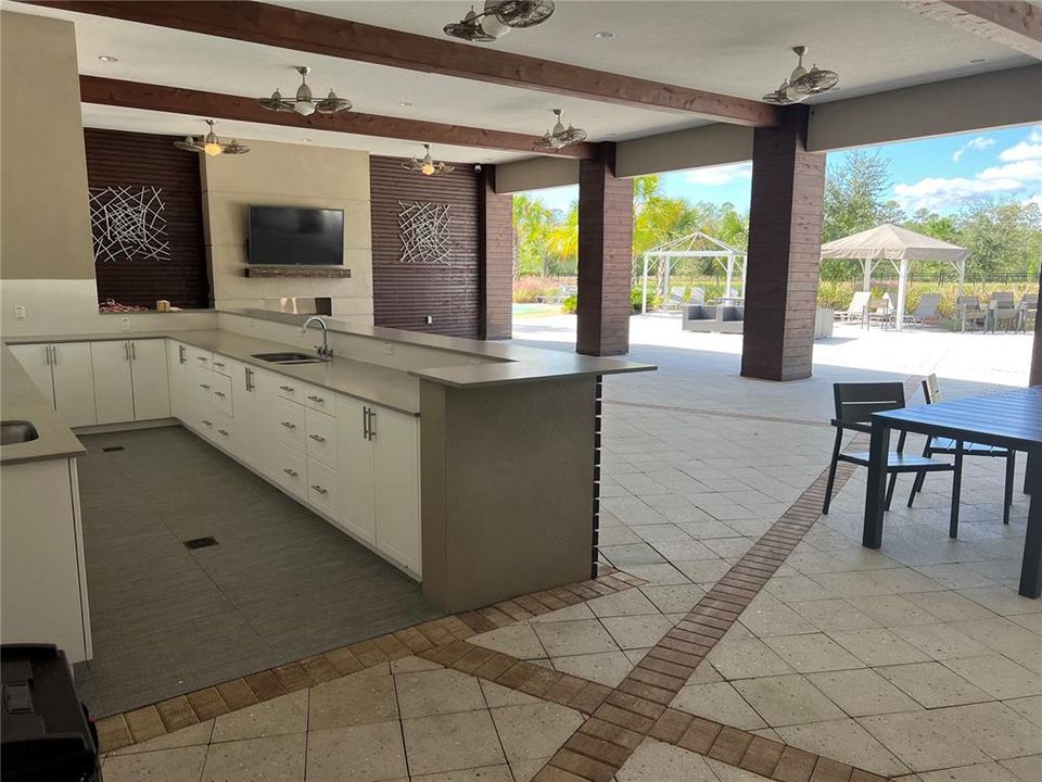 En Renta: $2,890 (4 camas, 3 baños, 2208 Pies cuadrados)