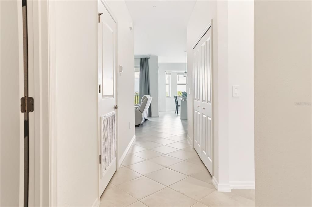 For Sale: $274,900 (2 beds, 2 baths, 1154 Square Feet)