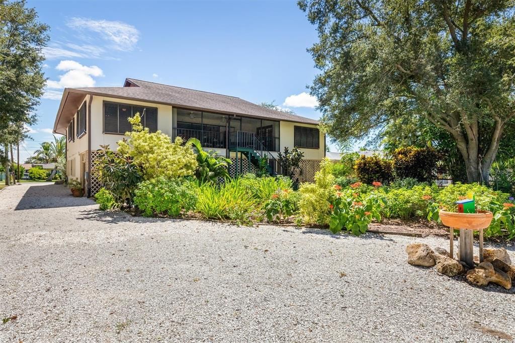 For Sale: $750,000 (2 beds, 3 baths, 3412 Square Feet)