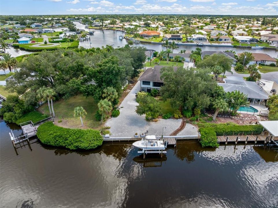 For Sale: $750,000 (2 beds, 3 baths, 3412 Square Feet)