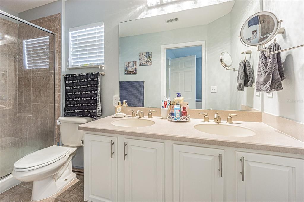 For Sale: $224,900 (2 beds, 2 baths, 1173 Square Feet)