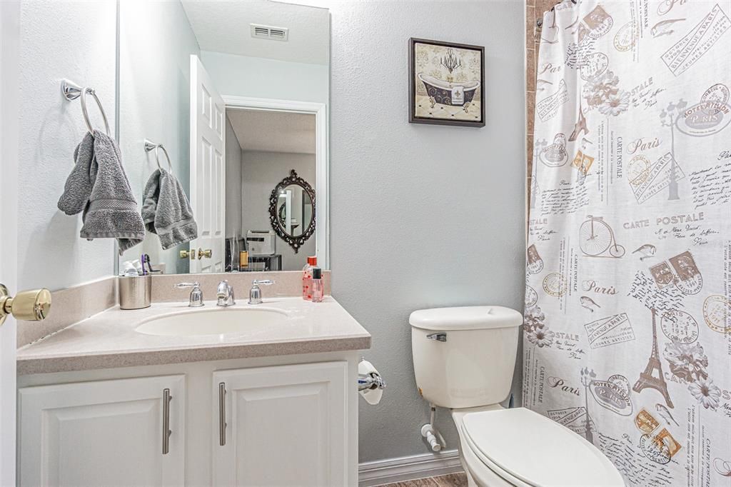 For Sale: $224,900 (2 beds, 2 baths, 1173 Square Feet)