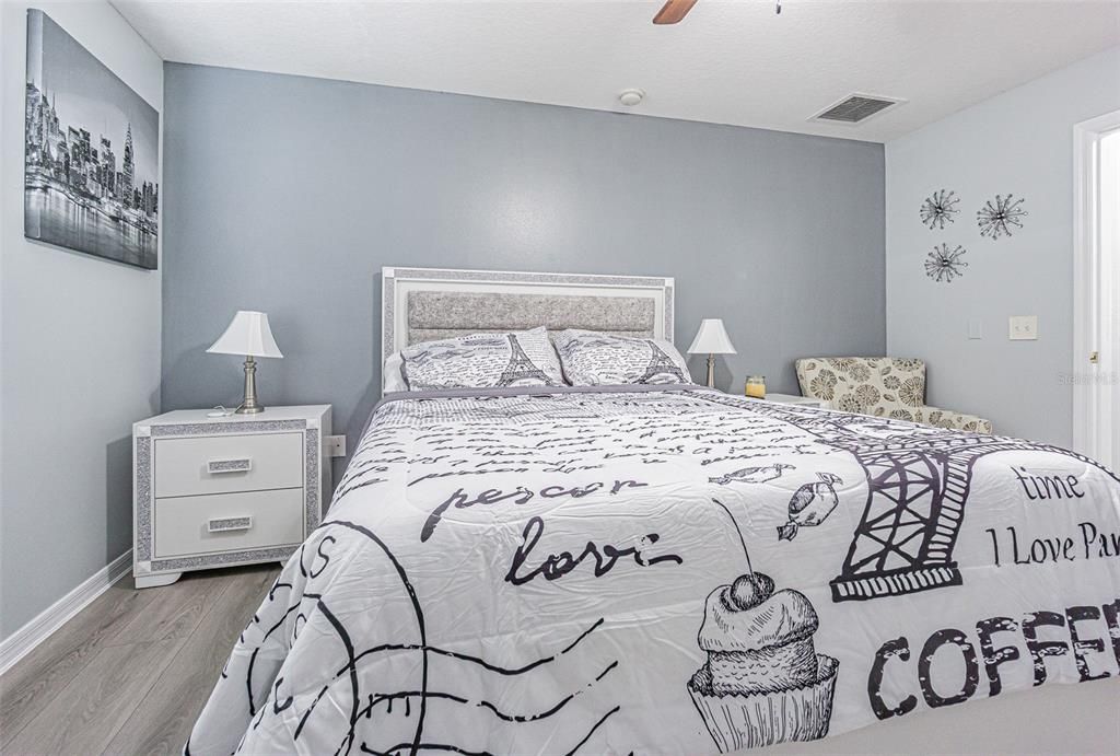 For Sale: $224,900 (2 beds, 2 baths, 1173 Square Feet)